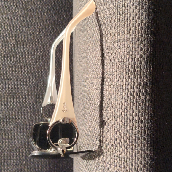 Gucci Sunglasses with Case - Picture 4 of 8